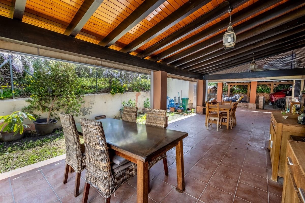 4 bedroom Villa for sale in Alhaurin el Grande with pool garage - € 695,000 (Ref: 8913545)