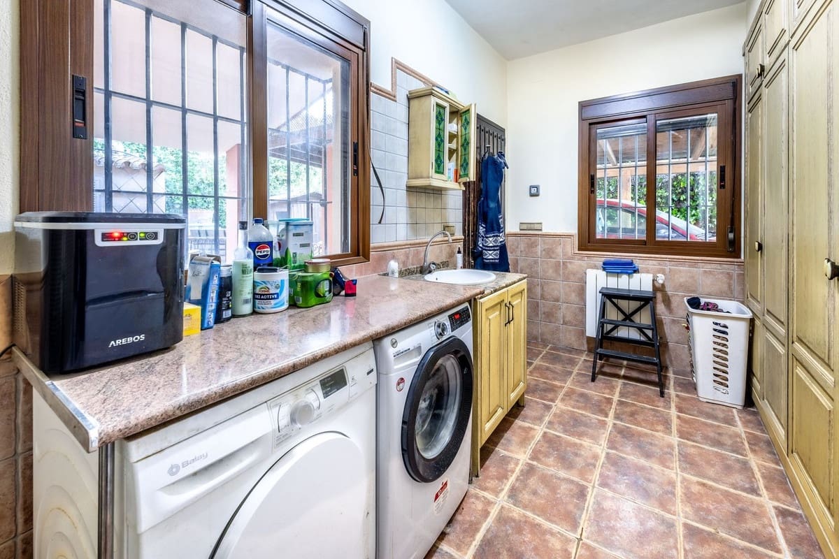 4 quarto Moradia para venda em Alhaurin el Grande com piscina garagem - 695 000 € (Ref: 8913545)