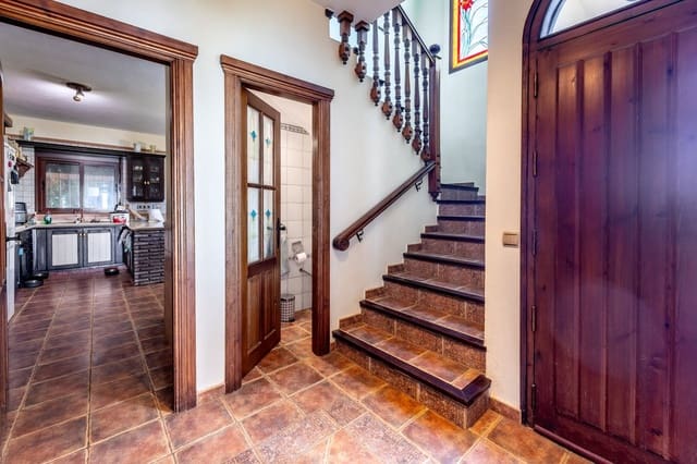 4 soverom Villa til salgs i Alhaurín el Grande med svømmebasseng garasje - € 695 000 (Ref: 8913545)