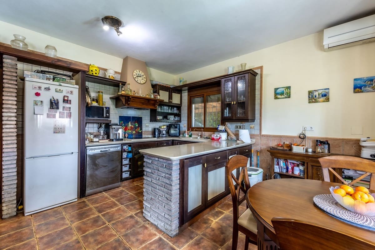 4 quarto Moradia para venda em Alhaurin el Grande com piscina garagem - 695 000 € (Ref: 8913545)