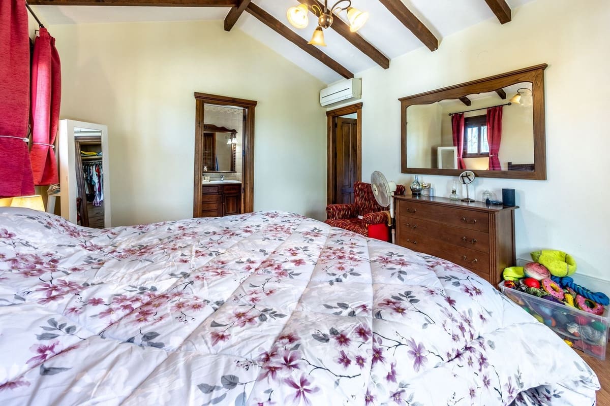 4 quarto Moradia para venda em Alhaurin el Grande com piscina garagem - 695 000 € (Ref: 8913545)