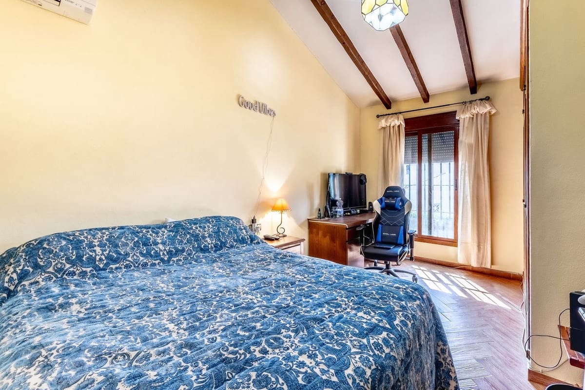 4 quarto Moradia para venda em Alhaurin el Grande com piscina garagem - 695 000 € (Ref: 8913545)