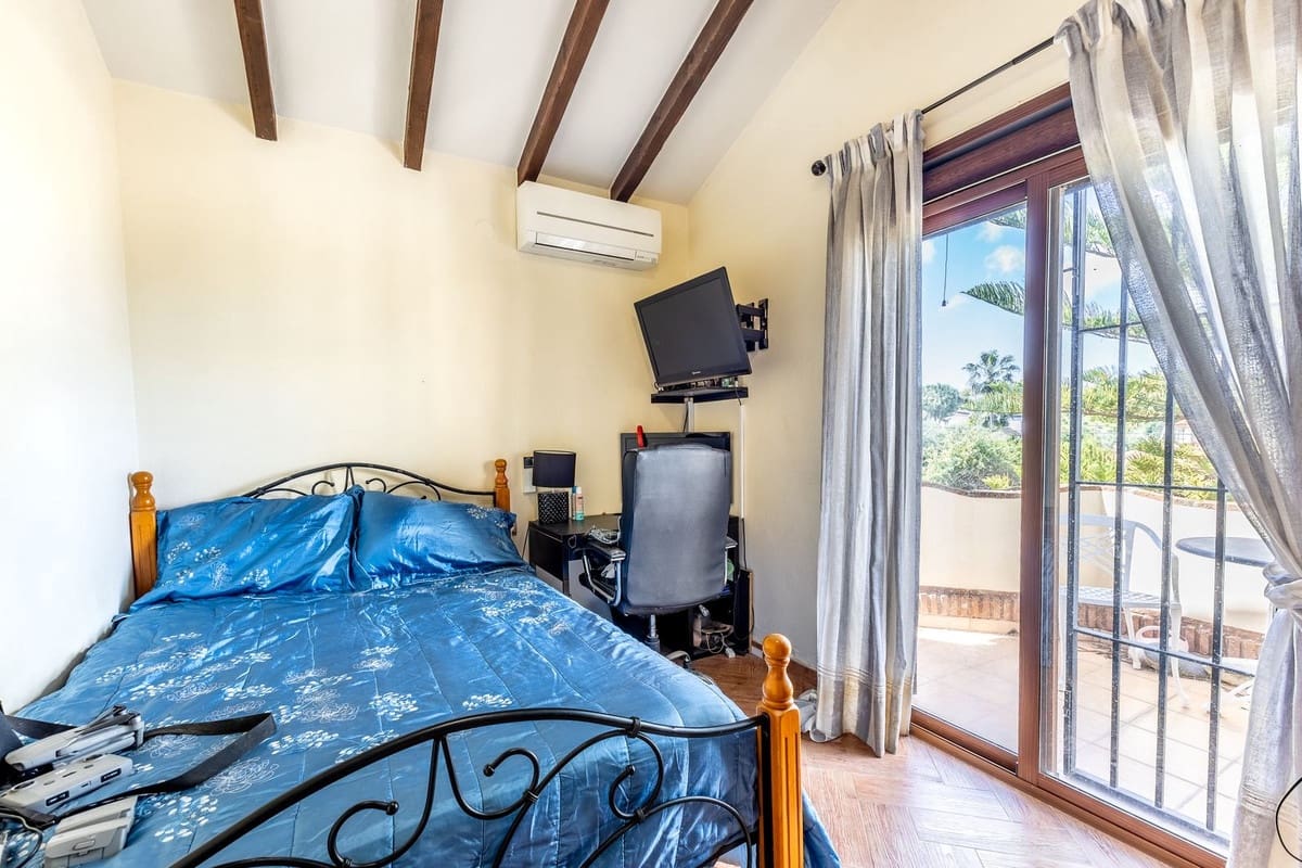 4 quarto Moradia para venda em Alhaurin el Grande com piscina garagem - 695 000 € (Ref: 8913545)