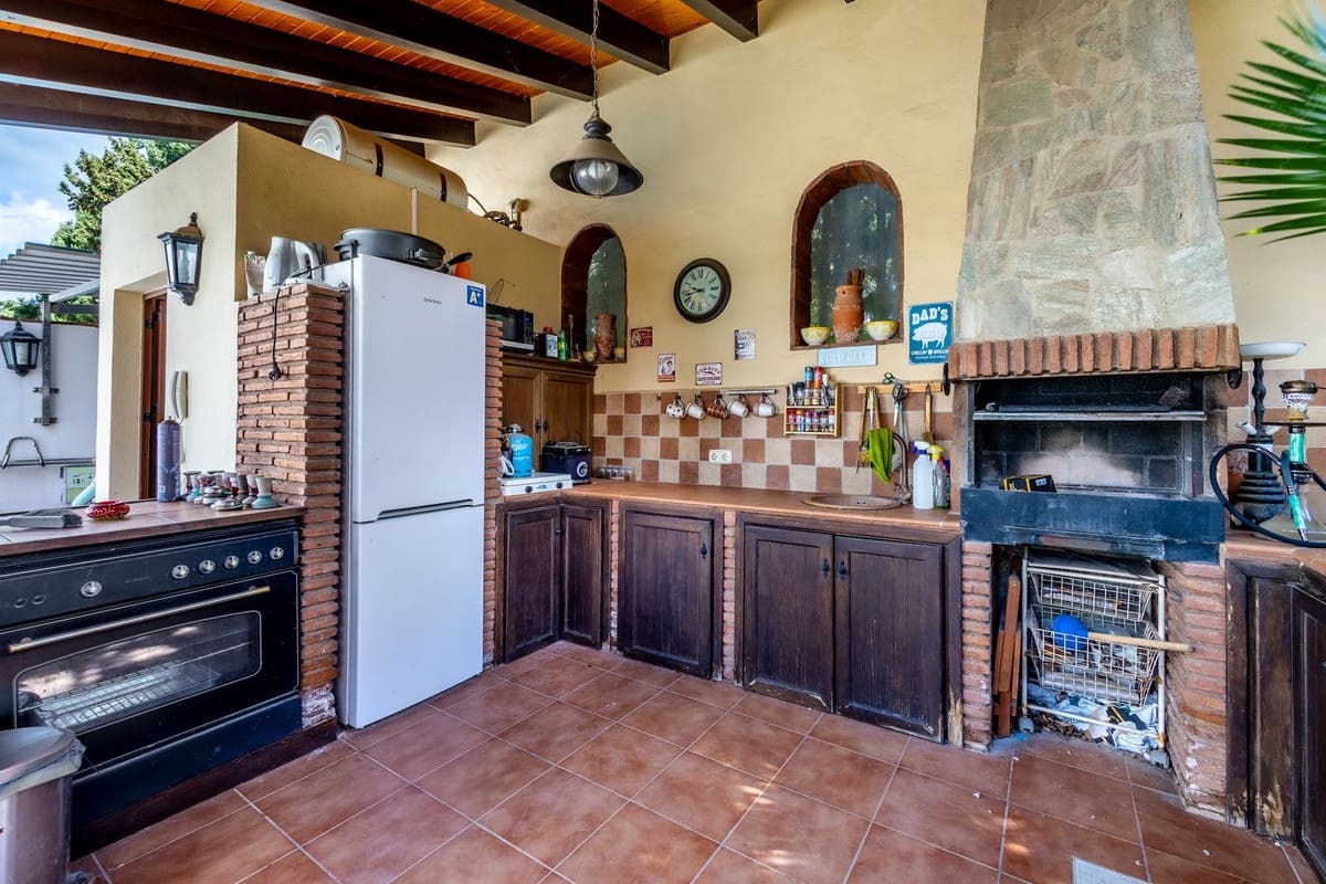 4 quarto Moradia para venda em Alhaurin el Grande com piscina garagem - 695 000 € (Ref: 8913545)