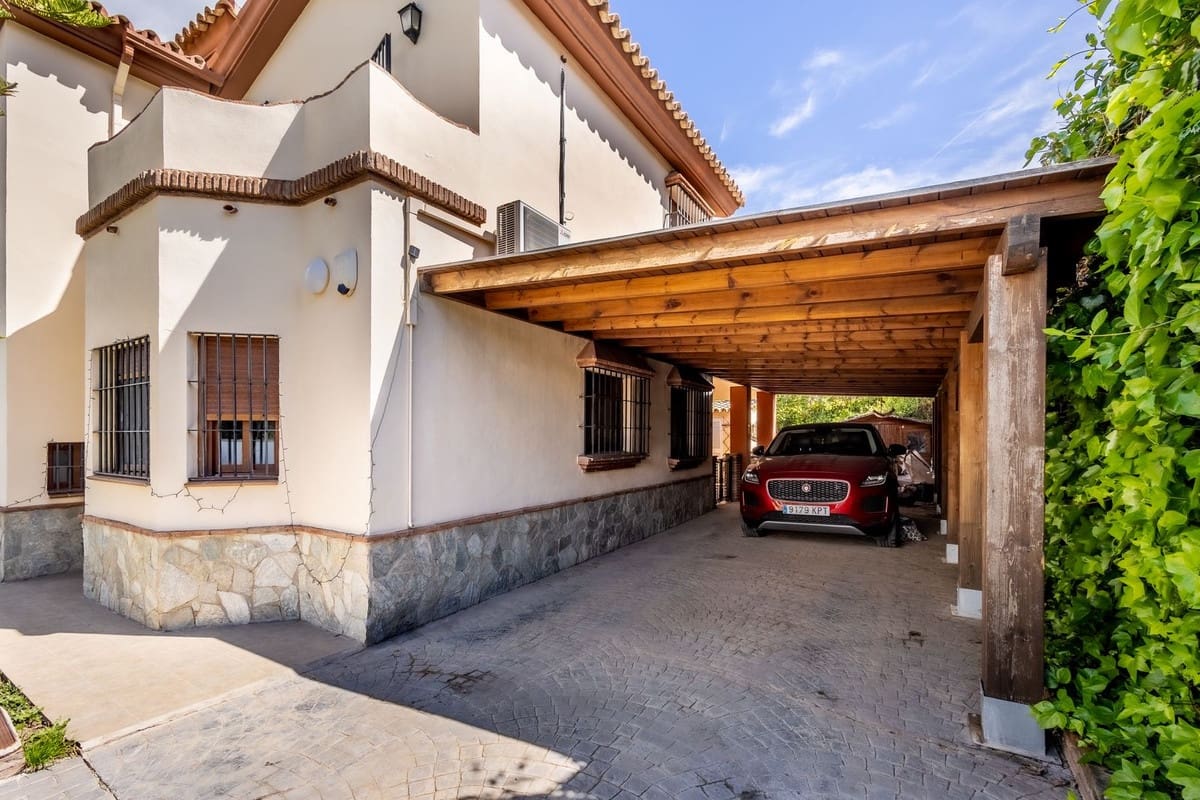 4 quarto Moradia para venda em Alhaurin el Grande com piscina garagem - 695 000 € (Ref: 8913545)