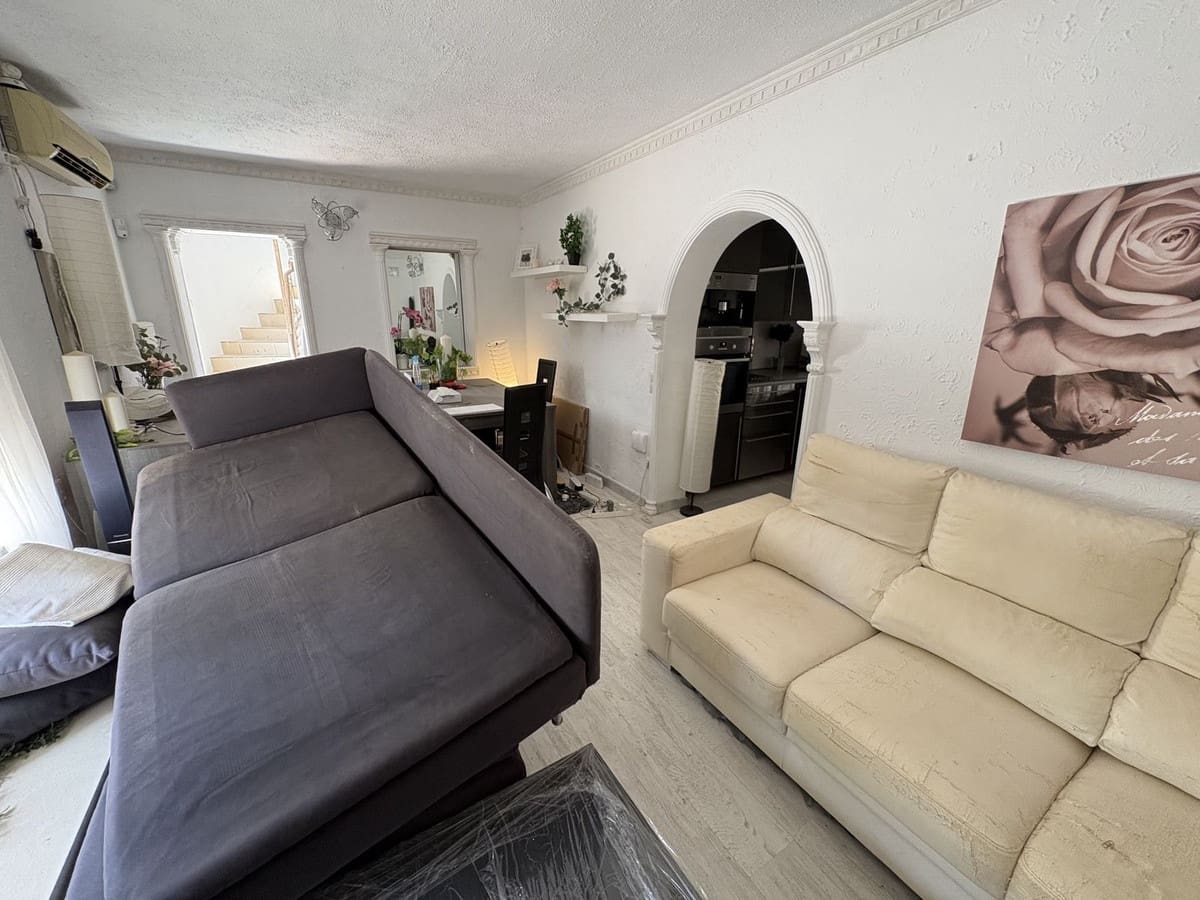 4 soveværelse Semi-Rækkehus til salg i Fuengirola med swimmingpool garage - € 525.000 (Ref: 8922595)