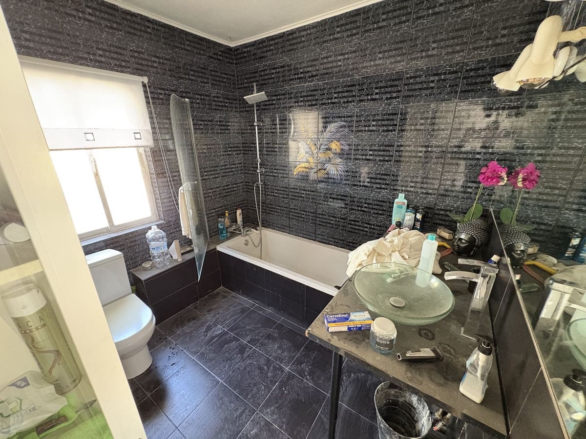 4 soveværelse Semi-Rækkehus til salg i Fuengirola med swimmingpool garage - € 525.000 (Ref: 8922595)