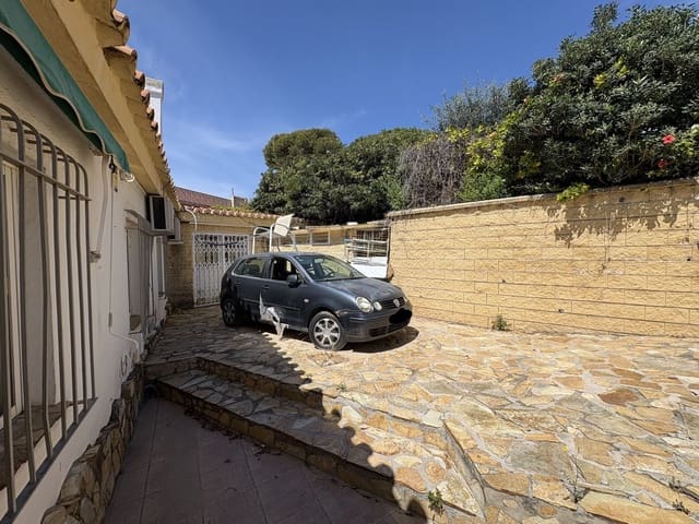 4 sovrum Semi-fristående Villa till salu i Fuengirola med pool garage - 525 000 € (Ref: 8922595)
