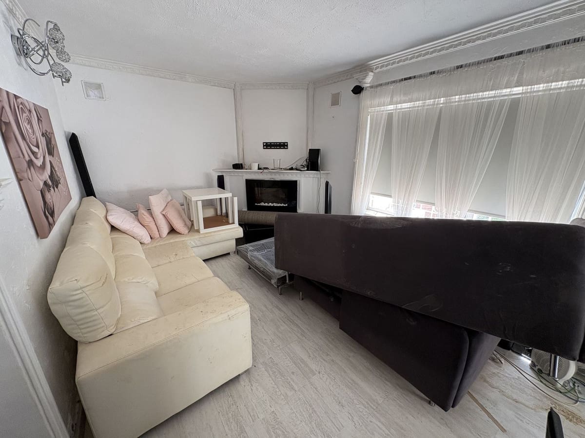 4 soveværelse Semi-Rækkehus til salg i Fuengirola med swimmingpool garage - € 525.000 (Ref: 8922595)