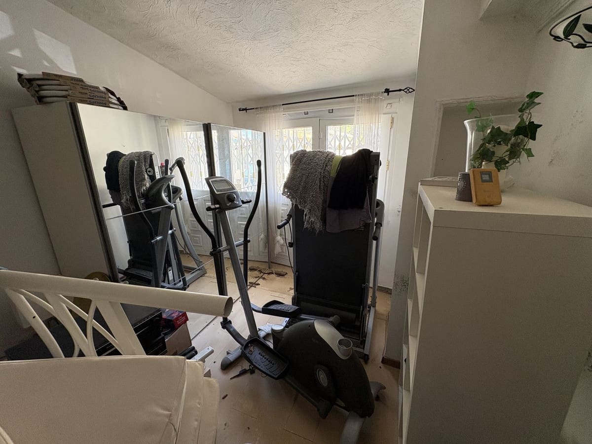 4 soveværelse Semi-Rækkehus til salg i Fuengirola med swimmingpool garage - € 525.000 (Ref: 8922595)