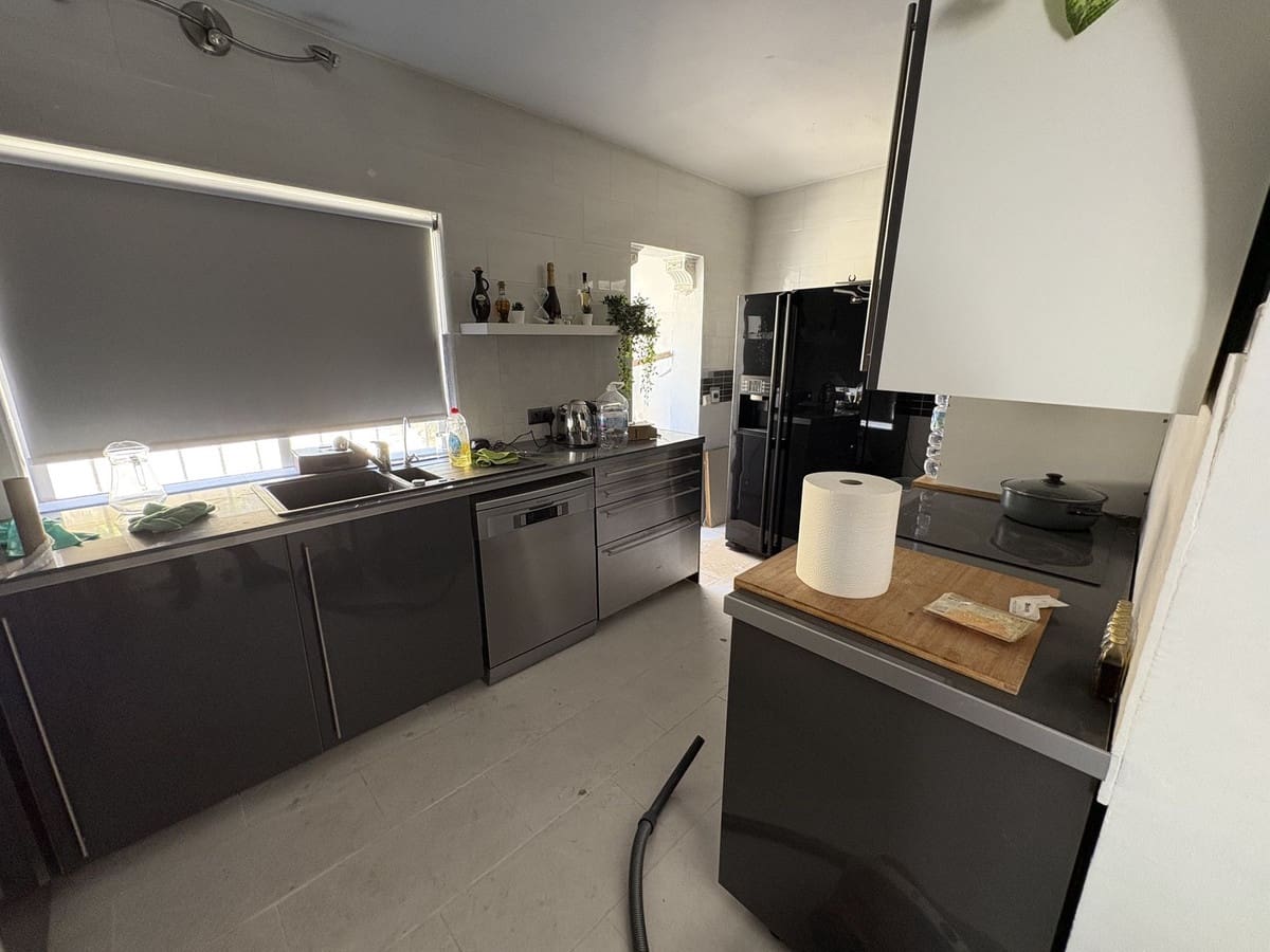 4 makuuhuone Paritalo myytävänä paikassa Fuengirola mukana uima-altaan 
autotalli - 525 000 € (Ref: 8922595)