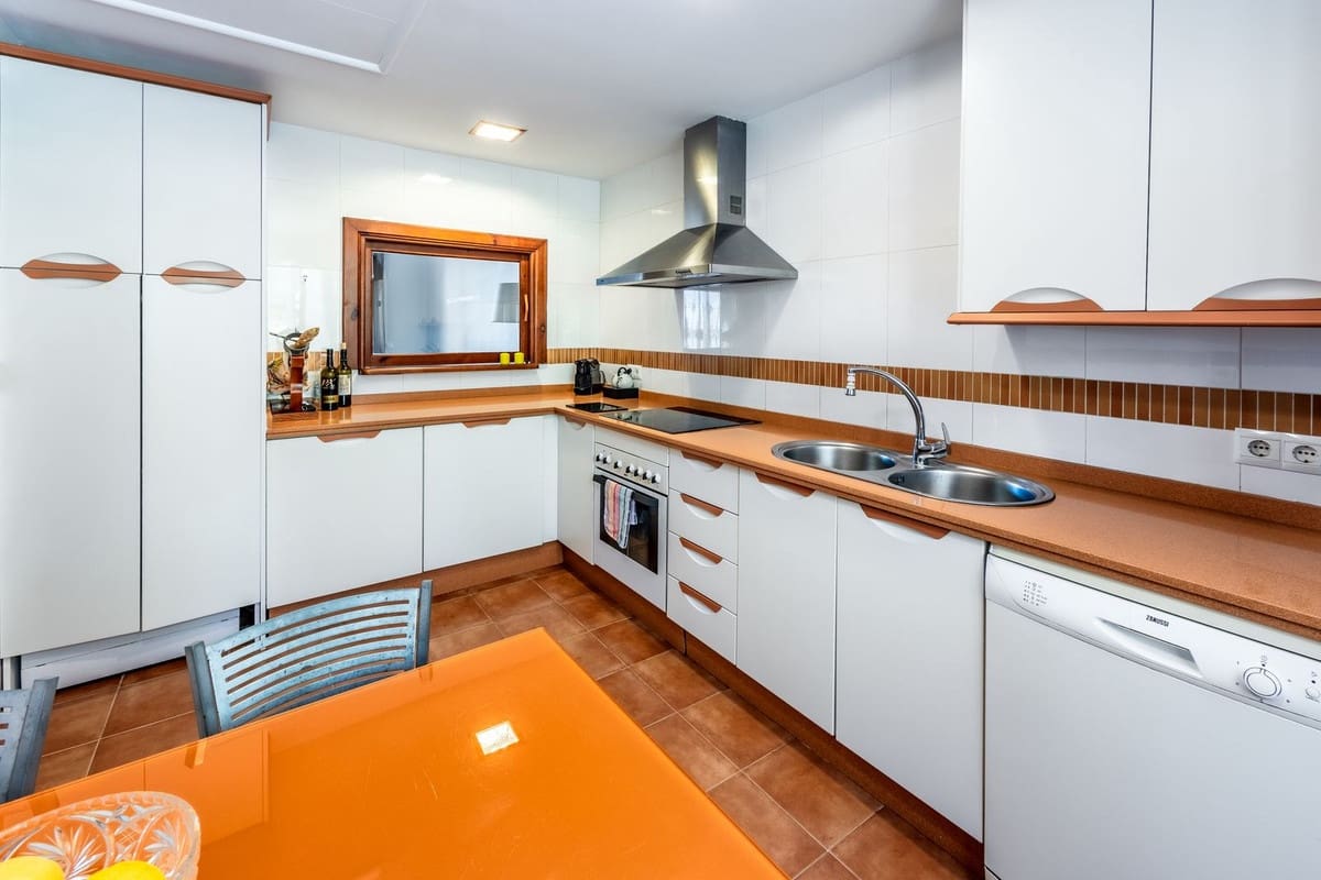 3 soveværelse Byhus til salg i Alhaurin Golf med swimmingpool garage - € 365.000 (Ref: 9000448)