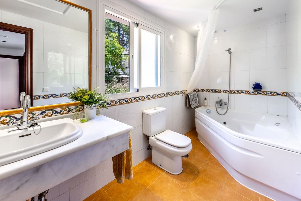 3 soveværelse Byhus til salg i Alhaurin Golf med swimmingpool garage - € 365.000 (Ref: 9000448)