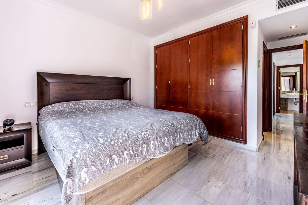 3 soveværelse Byhus til salg i Alhaurin Golf med swimmingpool garage - € 365.000 (Ref: 9000448)