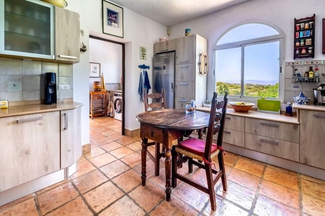 3 sypialnia Willa na sprzedaż w Alhaurín el Grande z basenem garażem - 680 000 € (Ref: 9024305)