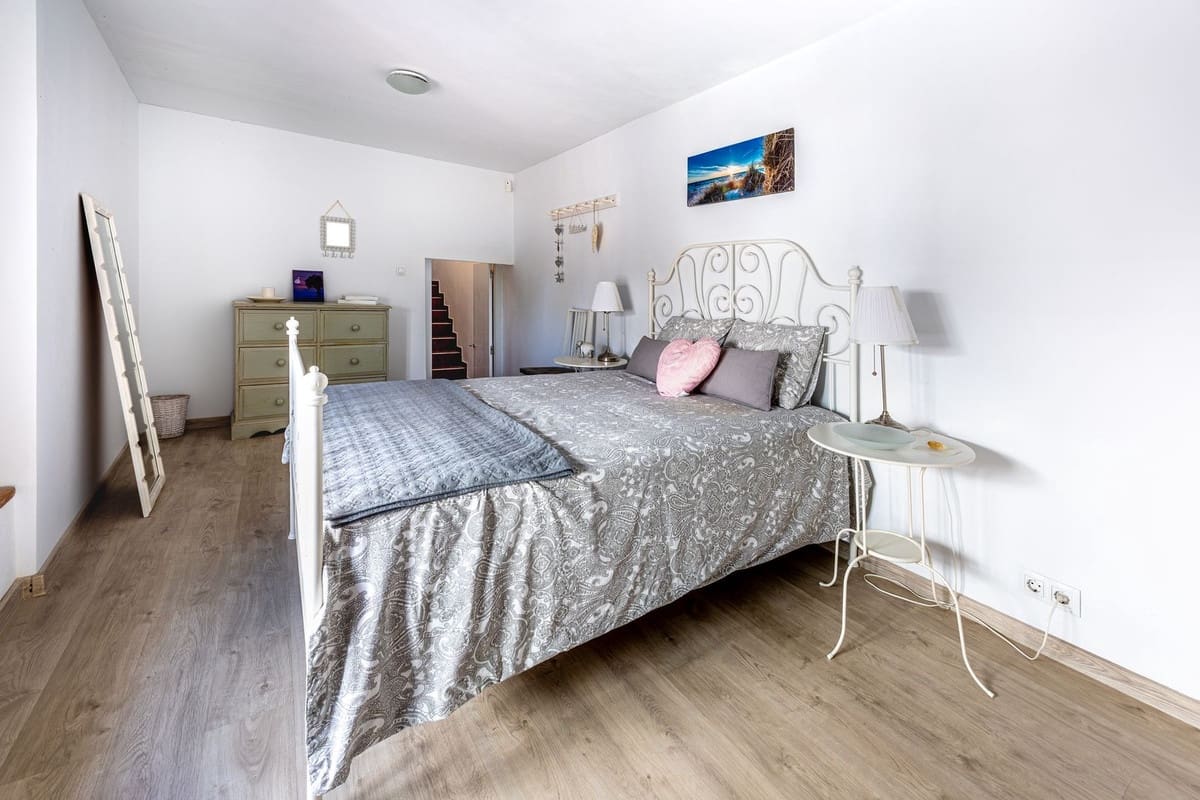 4 slaapkamer Huis te koop in Alhaurin el Grande - € 270.000 (Ref: 9081003)