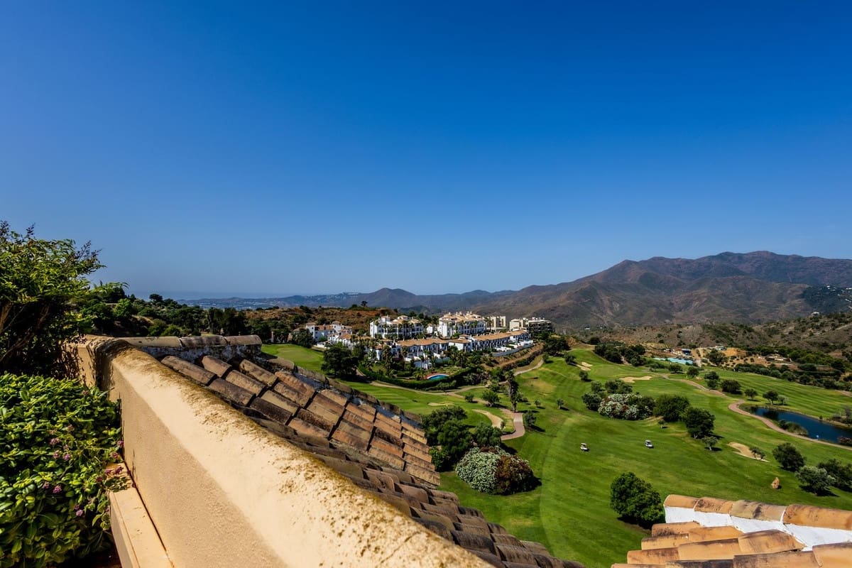 3 soverom Leilighet til salgs i Alhaurin Golf med svømmebasseng garasje - € 485 000 (Ref: 9095774)