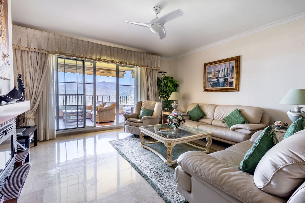 3 soverom Leilighet til salgs i Alhaurin Golf med svømmebasseng garasje - € 485 000 (Ref: 9095774)