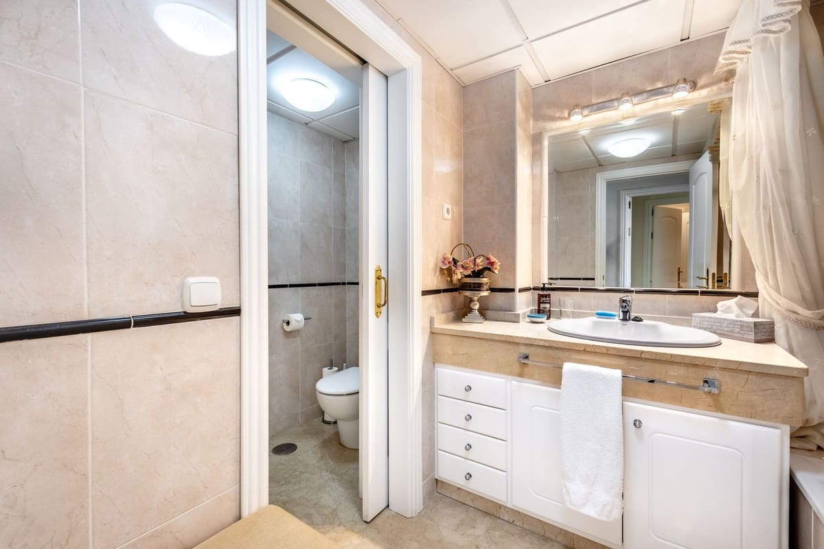 3 soverom Leilighet til salgs i Alhaurin Golf med svømmebasseng garasje - € 485 000 (Ref: 9095774)