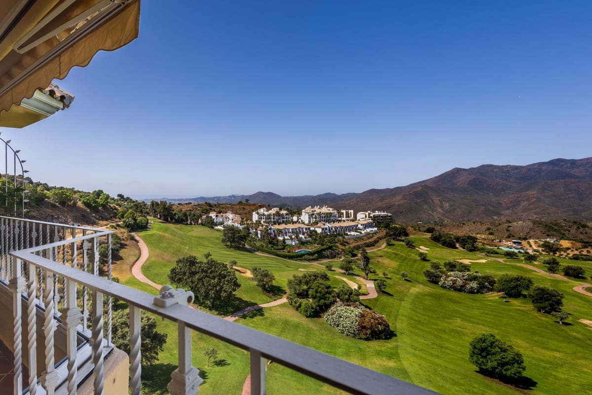 3 soverom Leilighet til salgs i Alhaurin Golf med svømmebasseng garasje - € 485 000 (Ref: 9095774)