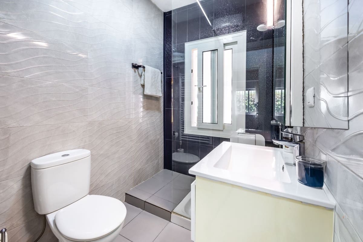 3 soveværelse Villa til salg i Coin med swimmingpool garage - € 350.000 (Ref: 9186621)