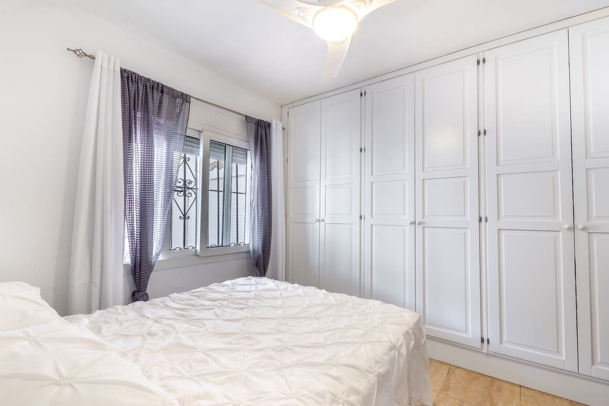 3 soveværelse Villa til salg i Coin med swimmingpool garage - € 350.000 (Ref: 9186621)