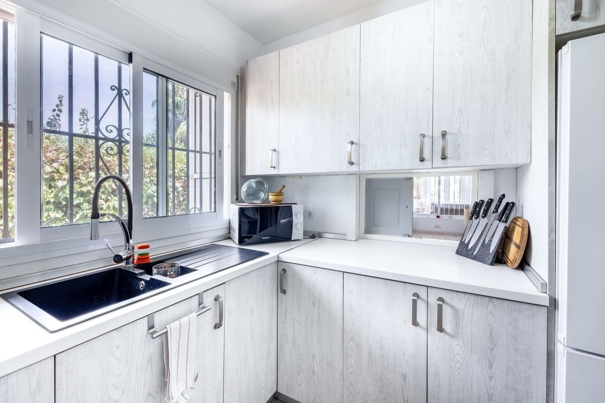 3 soveværelse Villa til salg i Coin med swimmingpool garage - € 350.000 (Ref: 9186621)