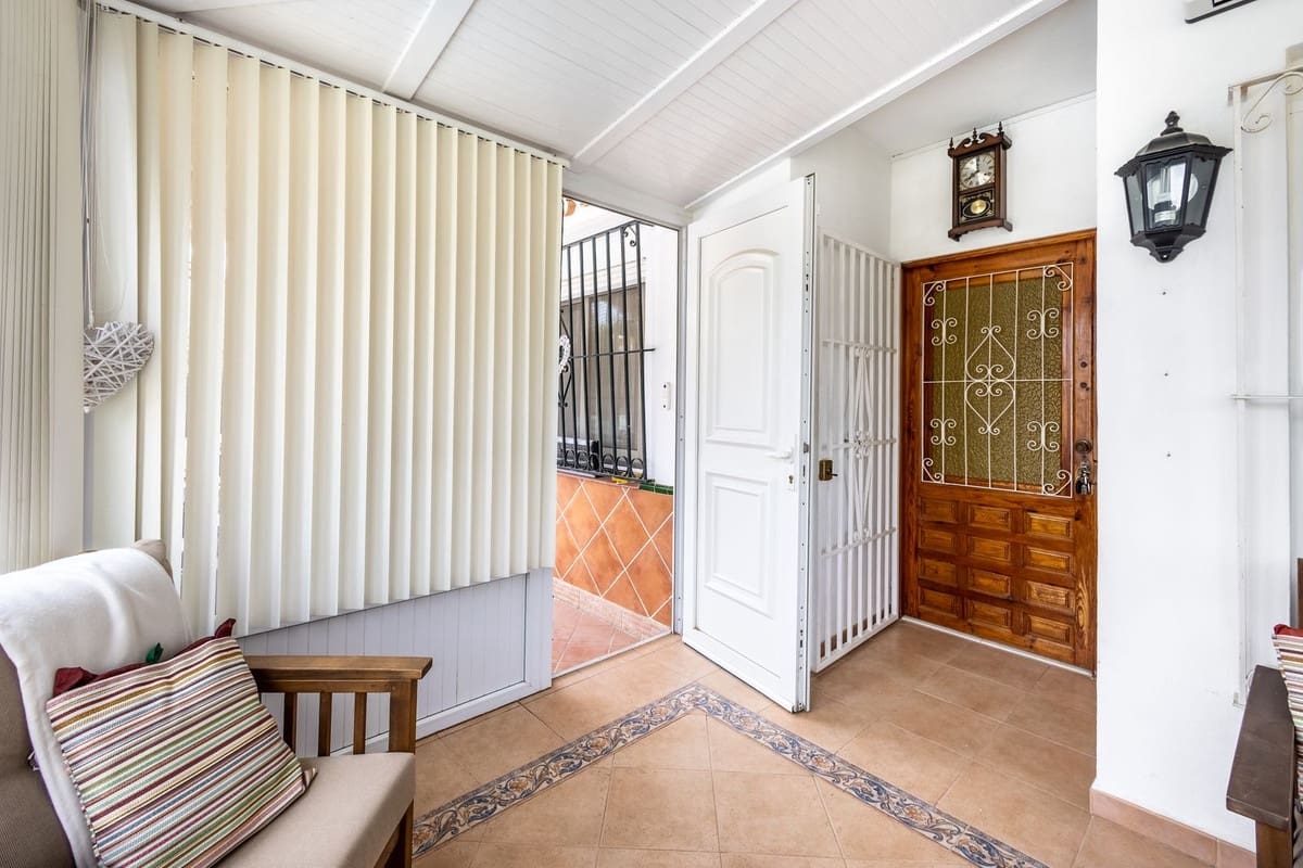 3 soveværelse Villa til salg i Coin med swimmingpool garage - € 350.000 (Ref: 9186621)