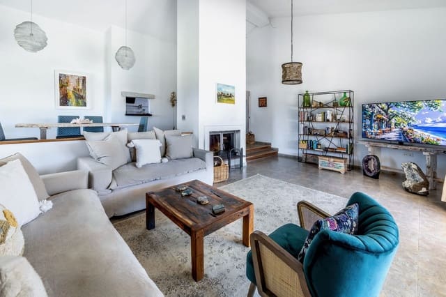 3 bedroom Villa for sale in Mijas with pool garage - € 1,450,000 (Ref: 9205263)