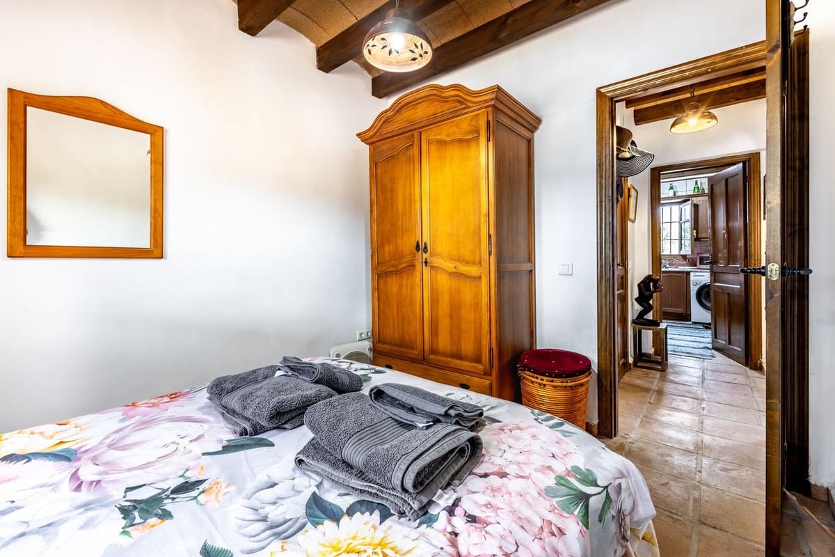 3 soveværelse Finca/Landehus til salg i Coin med swimmingpool garage - € 395.000 (Ref: 9301690)