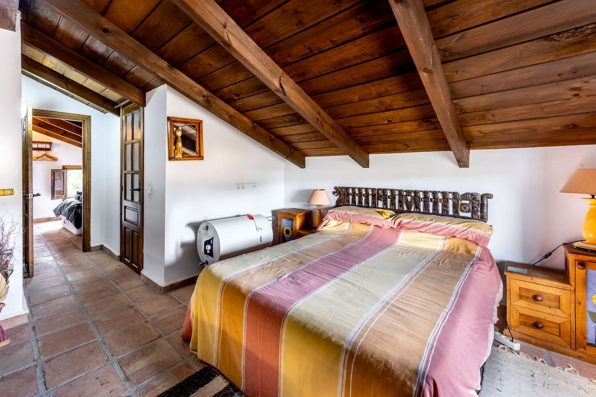 3 soveværelse Finca/Landehus til salg i Coin med swimmingpool garage - € 395.000 (Ref: 9301690)