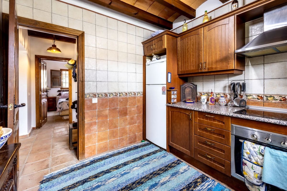 3 soveværelse Finca/Landehus til salg i Coin med swimmingpool garage - € 395.000 (Ref: 9301690)