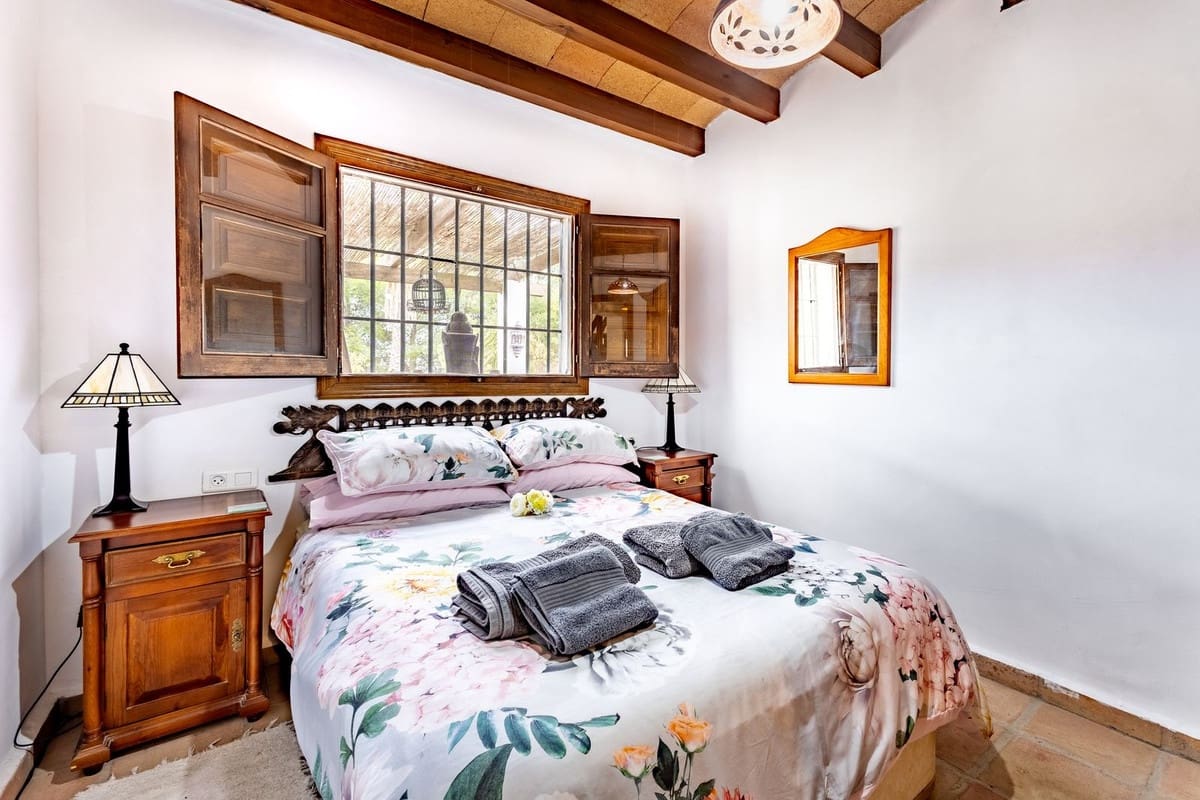 3 soveværelse Finca/Landehus til salg i Coin med swimmingpool garage - € 395.000 (Ref: 9301690)