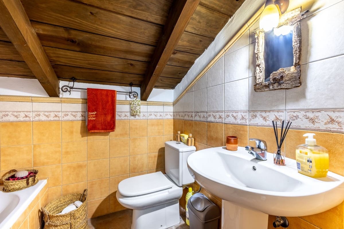 3 soveværelse Finca/Landehus til salg i Coin med swimmingpool garage - € 395.000 (Ref: 9301690)