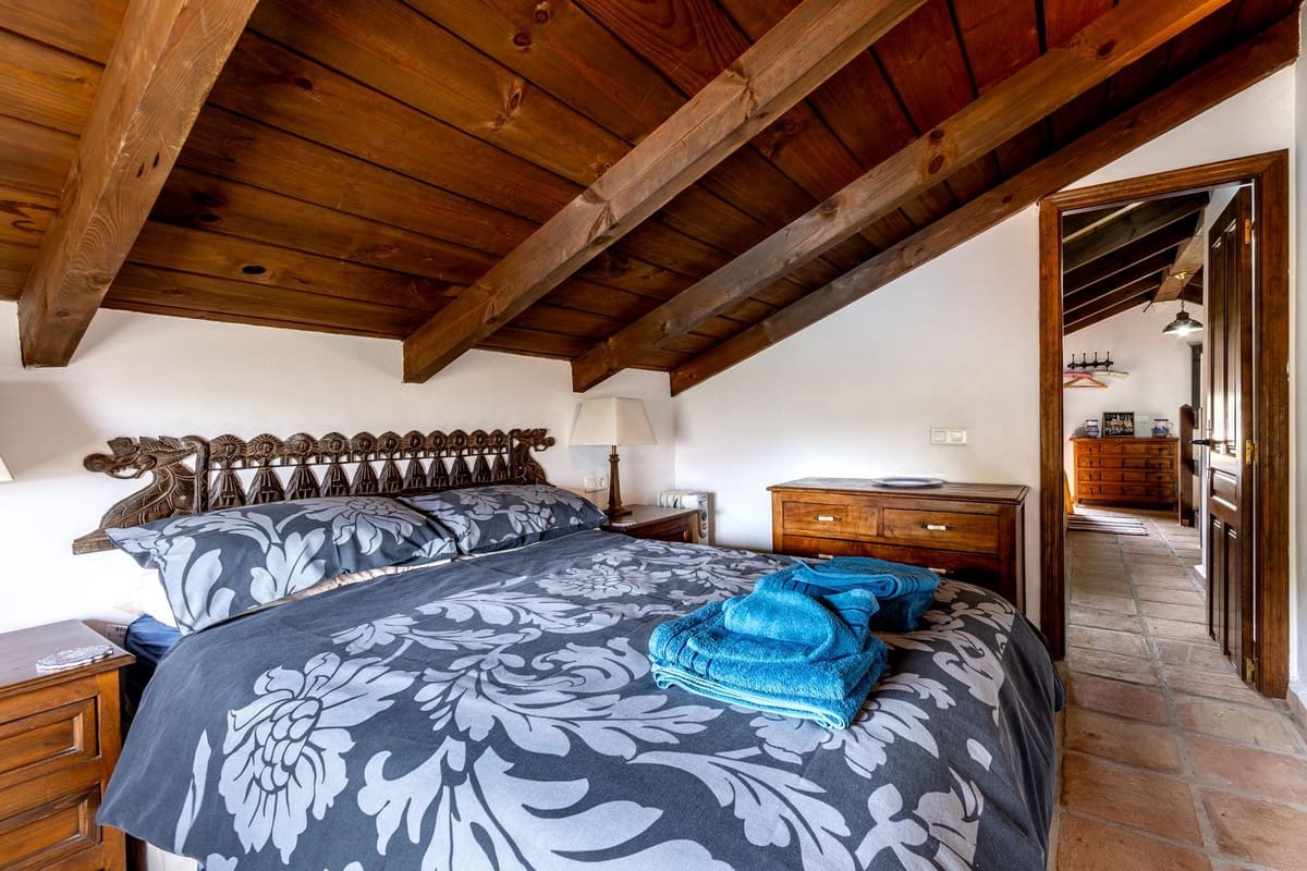 3 soveværelse Finca/Landehus til salg i Coin med swimmingpool garage - € 395.000 (Ref: 9301690)