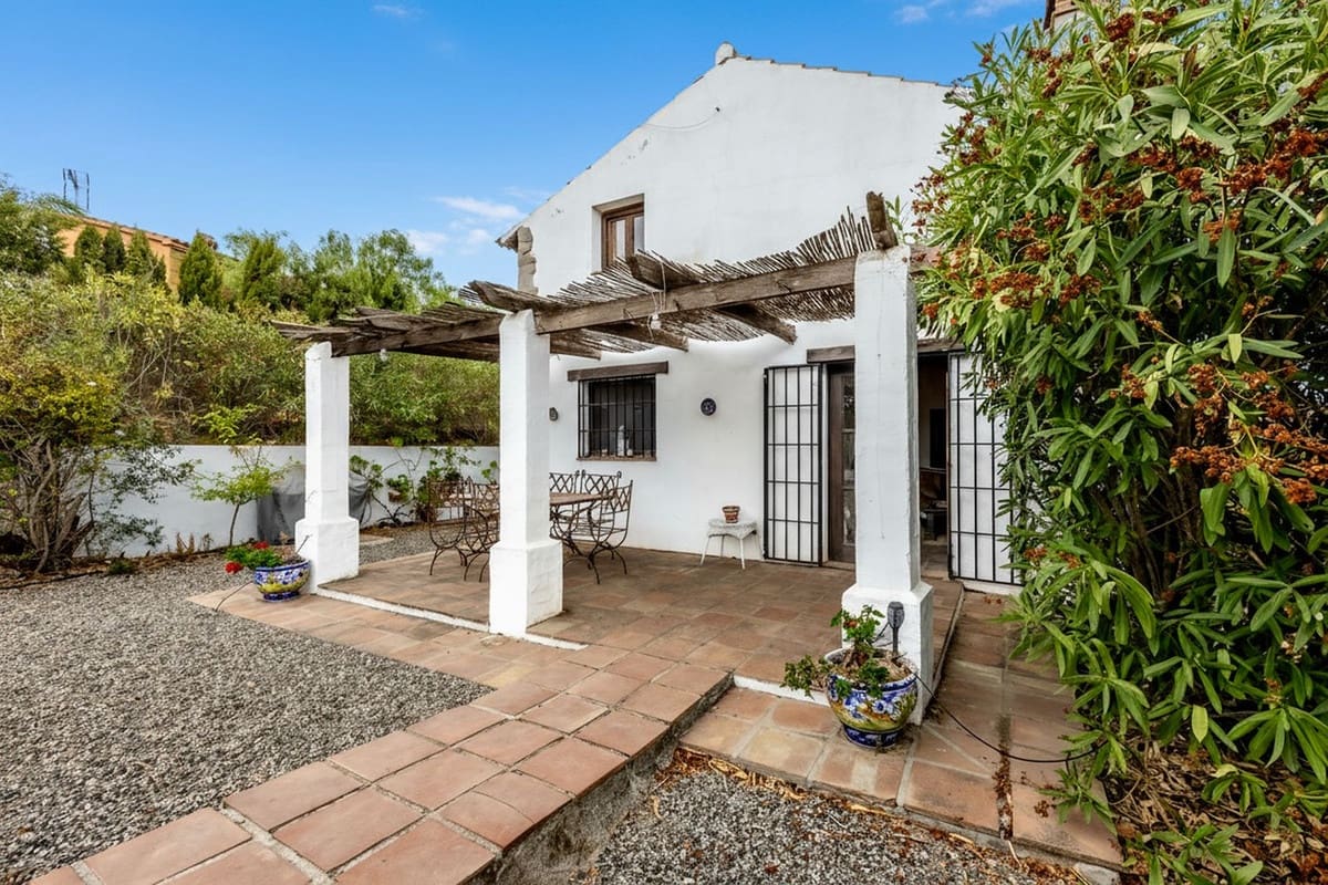 3 soveværelse Finca/Landehus til salg i Coin med swimmingpool garage - € 395.000 (Ref: 9301690)