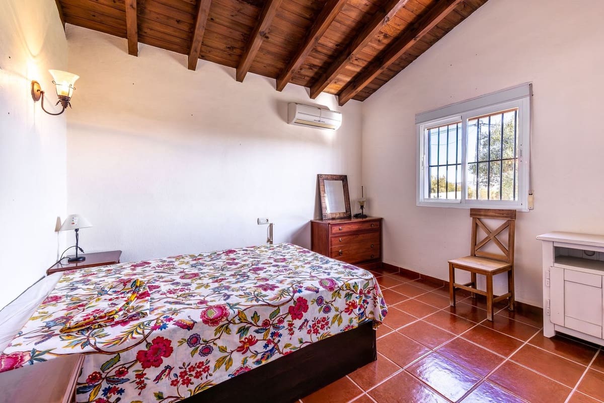 4 bedroom Villa for sale in Alhaurin el Grande with pool garage - € 745,000 (Ref: 9309319)