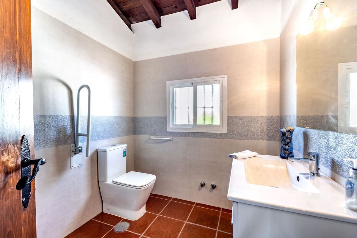 4 bedroom Villa for sale in Alhaurin el Grande with pool garage - € 745,000 (Ref: 9309319)