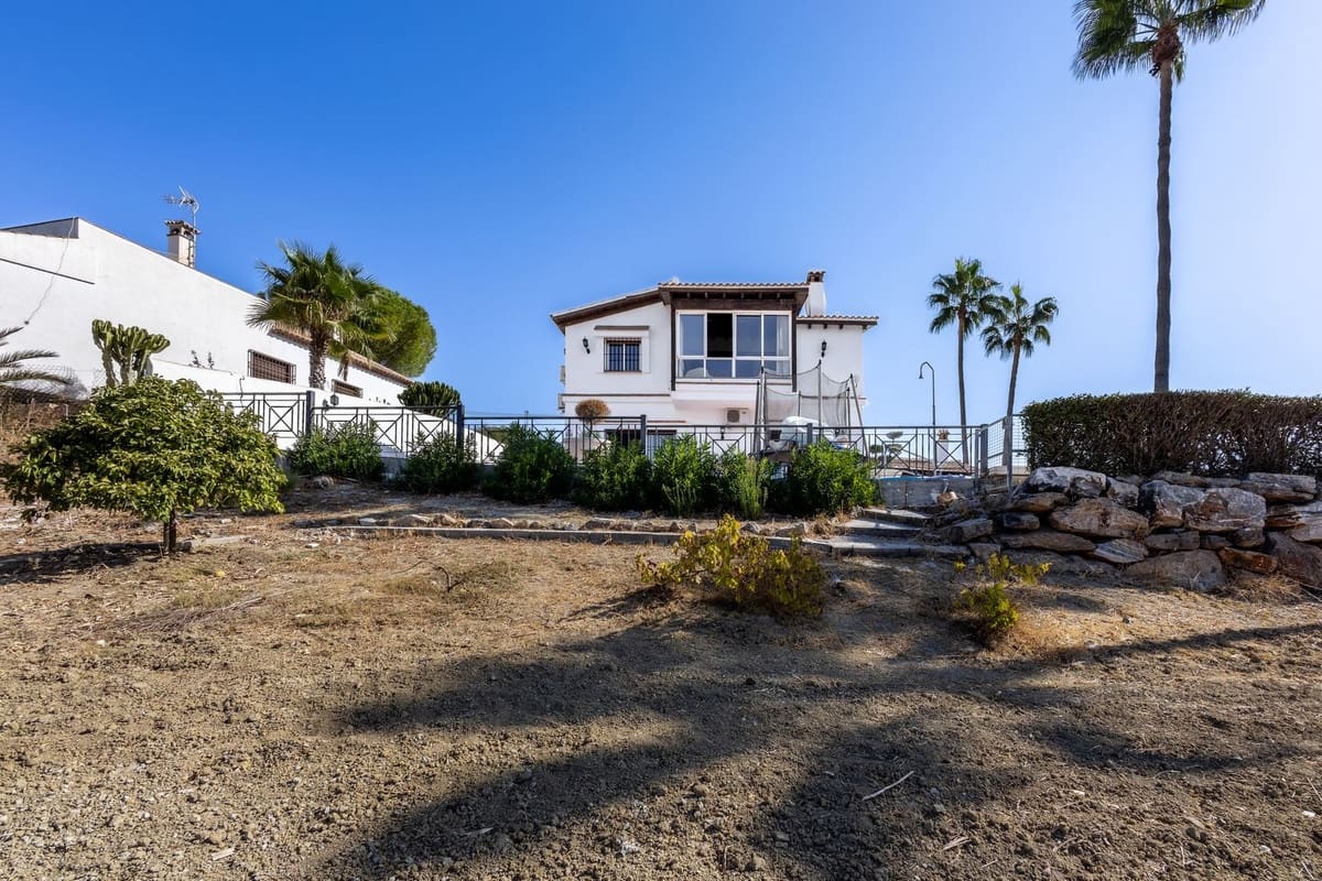 4 bedroom Villa for sale in Alhaurin el Grande with pool garage - € 745,000 (Ref: 9309319)