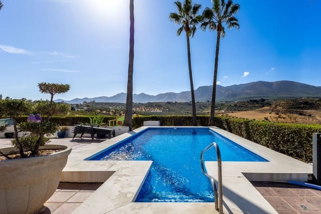 4 soverom Villa til salgs i Alhaurín el Grande med svømmebasseng garasje - € 695 000 (Ref: 9309319)