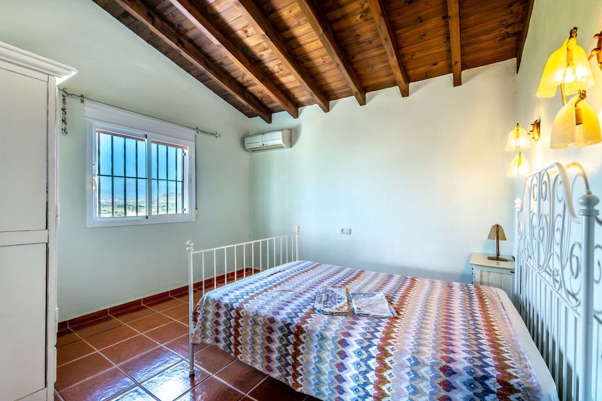 4 soverom Villa til salgs i Alhaurin el Grande med svømmebasseng garasje - € 695 000 (Ref: 9309319)