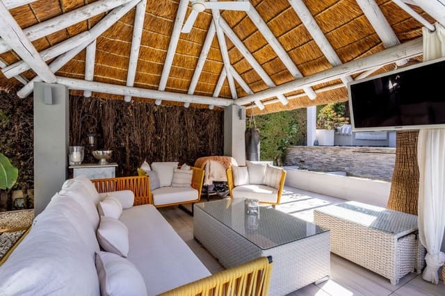 6 soverom Villa til salgs i Alhaurín el Grande med svømmebasseng garasje - € 895 000 (Ref: 9311994)