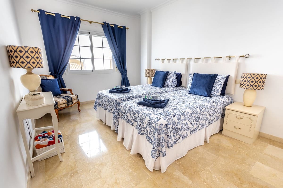 3 bedroom Villa for rent in Alhaurin Golf with pool garage - € 3,750 (Ref: 9325388)