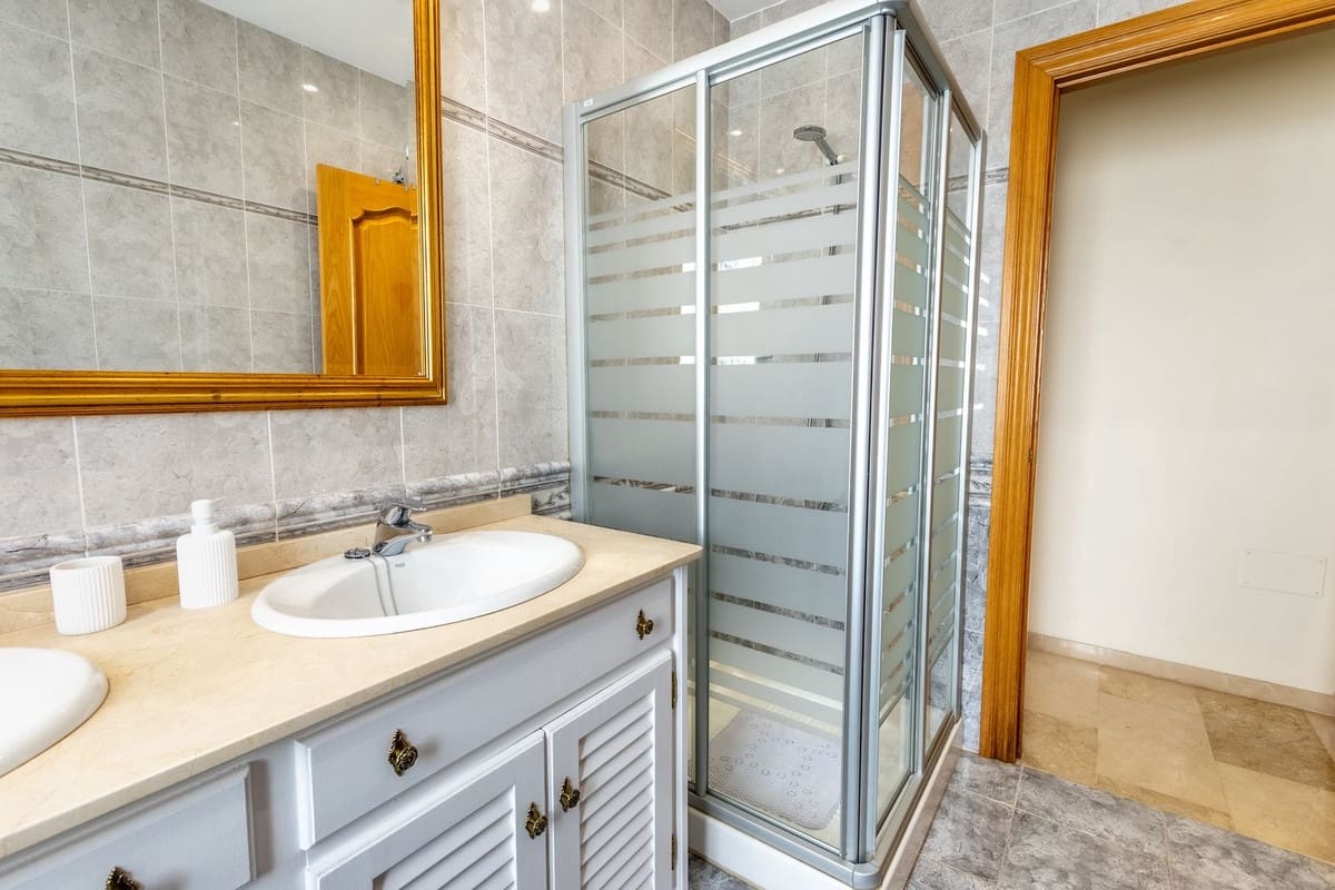 3 bedroom Villa for rent in Alhaurin Golf with pool garage - € 3,750 (Ref: 9325388)