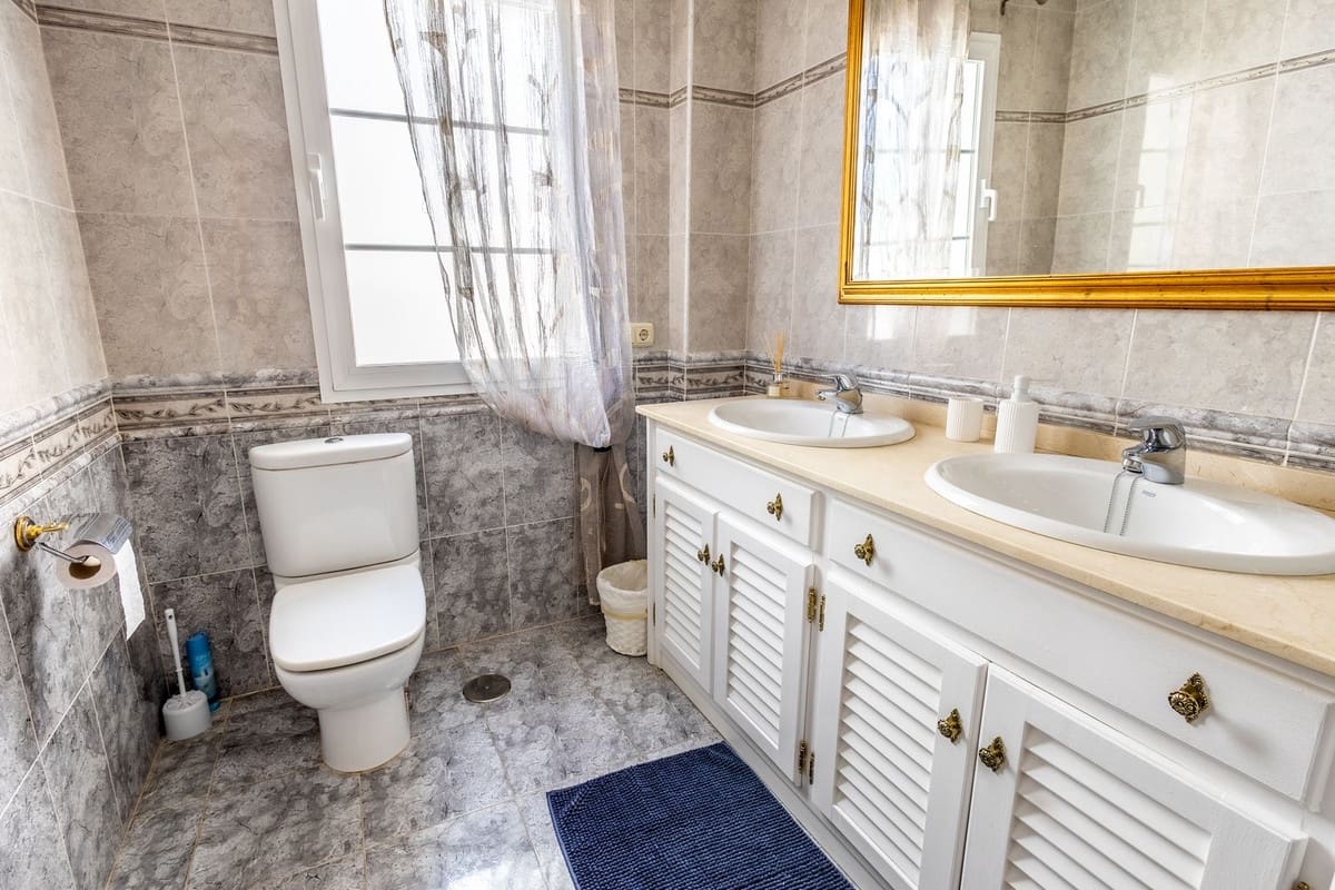 3 bedroom Villa for rent in Alhaurin Golf with pool garage - € 3,750 (Ref: 9325388)