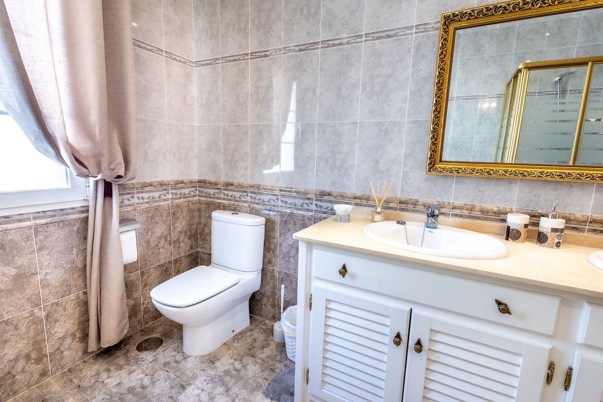 3 bedroom Villa for rent in Alhaurin Golf with pool garage - € 3,750 (Ref: 9325388)