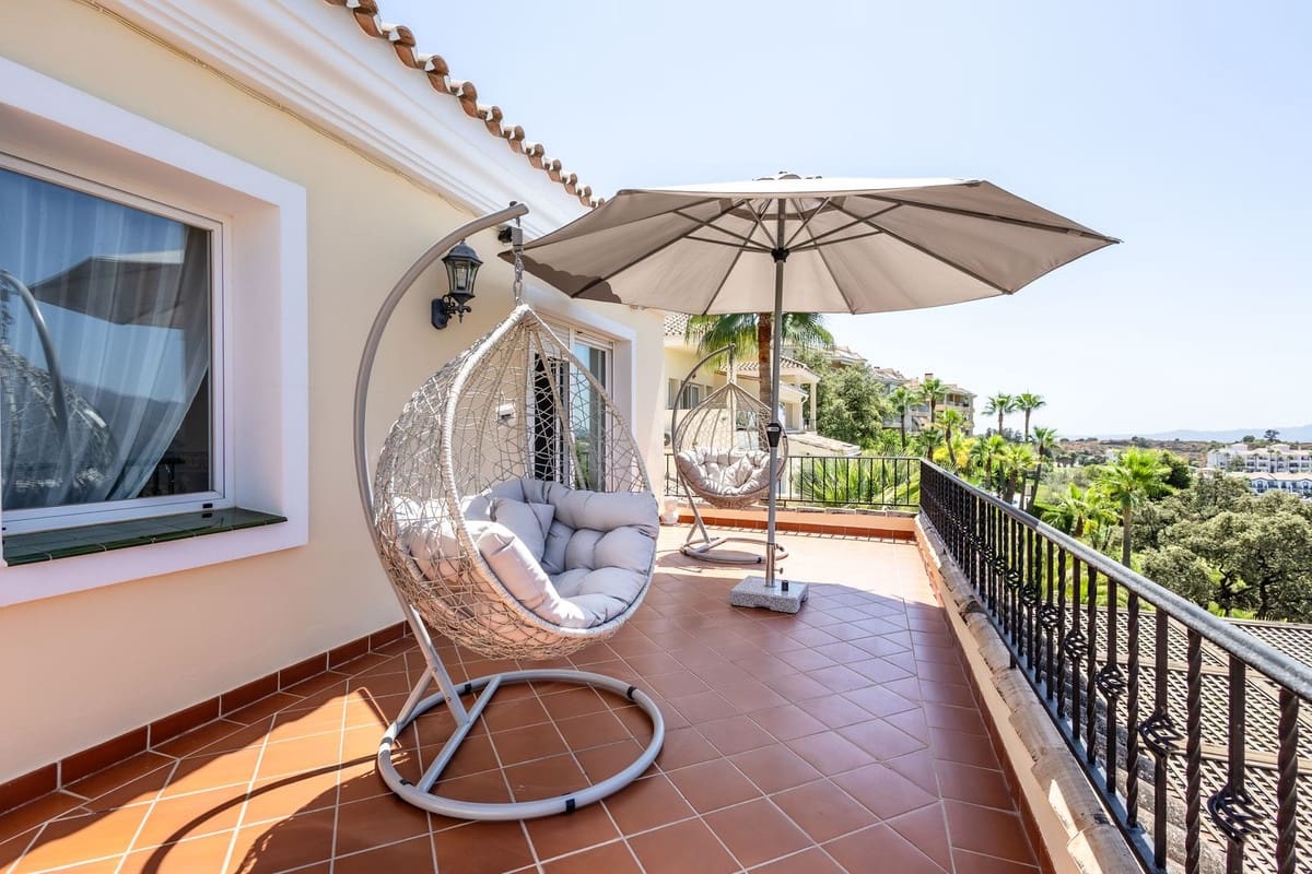 3 bedroom Villa for rent in Alhaurin Golf with pool garage - € 3,750 (Ref: 9325388)