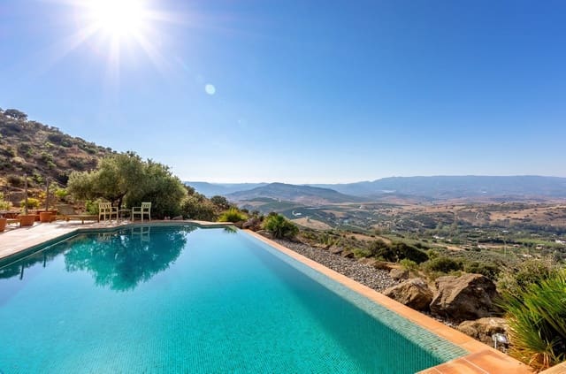 4 soveværelse Finca/Landehus til salg i Coín med swimmingpool garage - € 1.195.000 (Ref: 9372870)