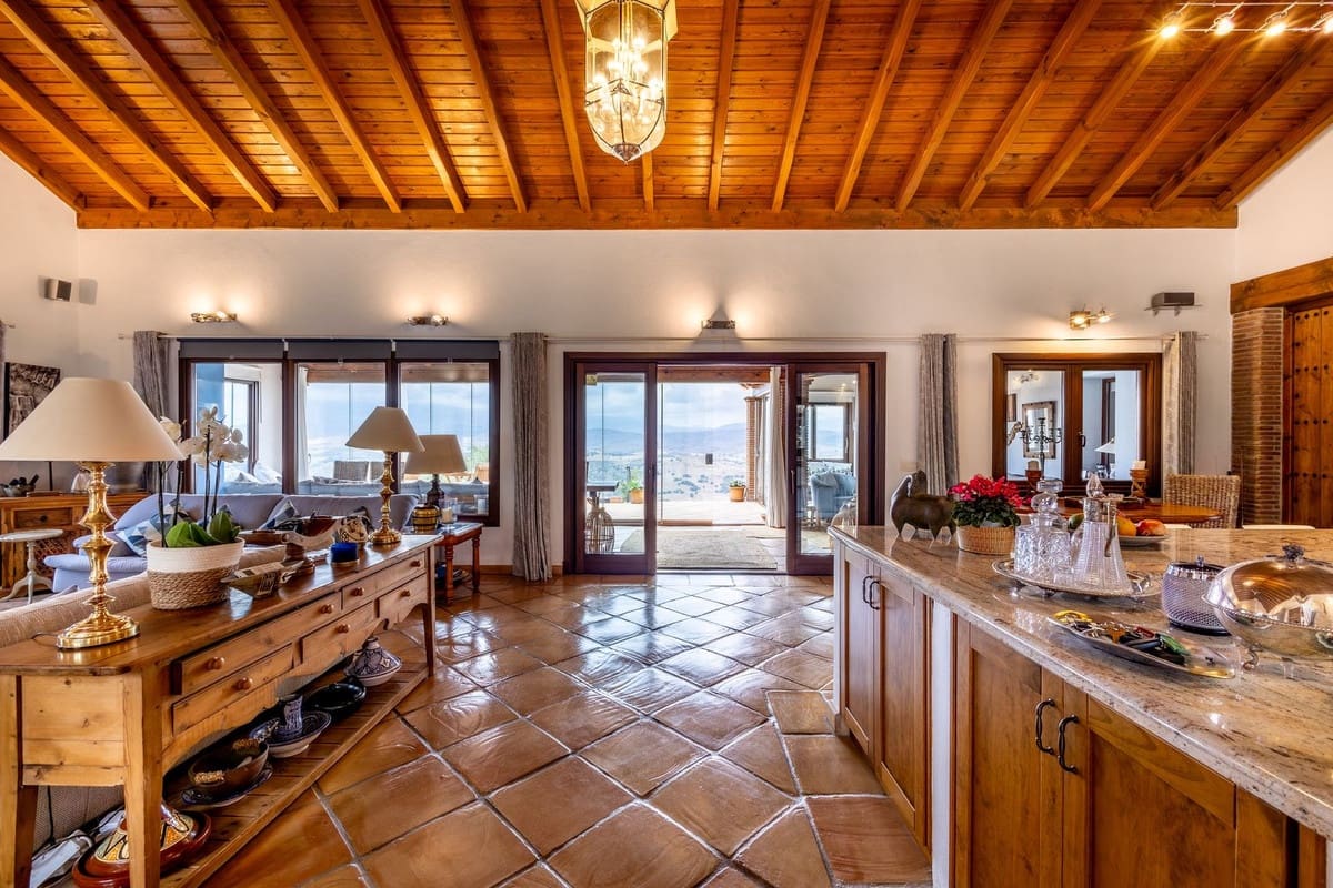 4 sovrum Finca/Hus på landet till salu i Coin med pool garage - 1 195 000 € (Ref: 9372870)