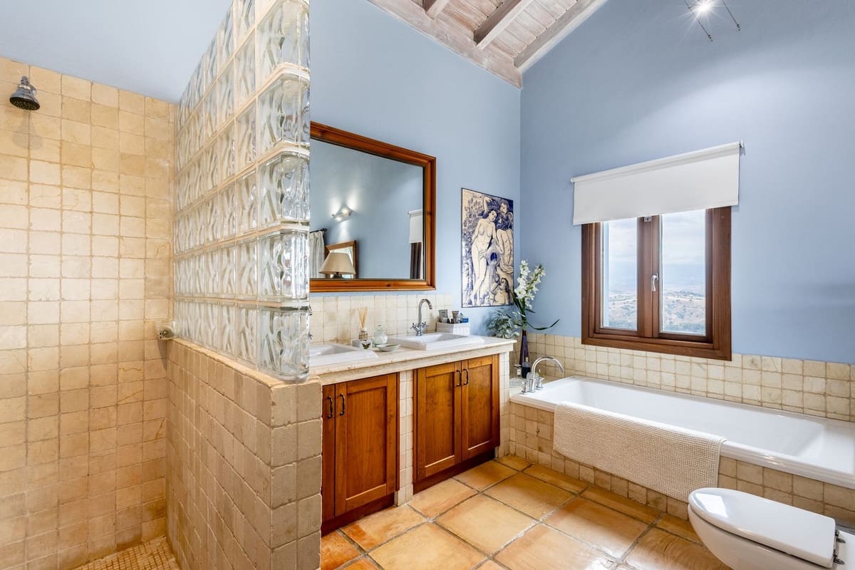 4 sovrum Finca/Hus på landet till salu i Coin med pool garage - 1 195 000 € (Ref: 9372870)